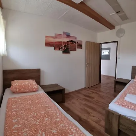 Apartmany Vinarstvi Klucov Lstibor Exterior photo