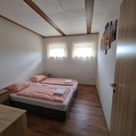 Apartmany Vinarstvi Klucov Lstibor Exterior photo
