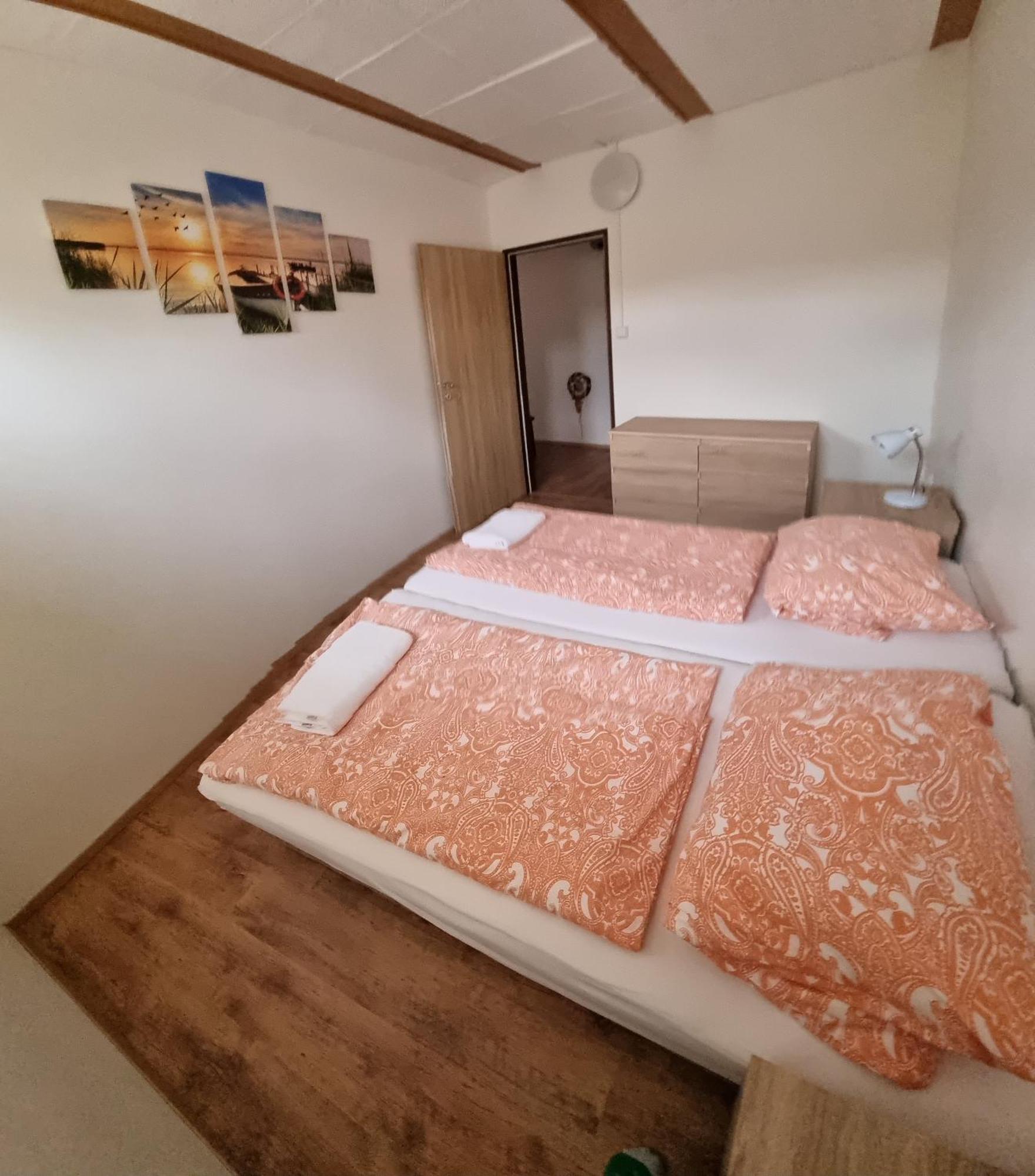 Vinarstvi Klucov Apartment Lstibor
